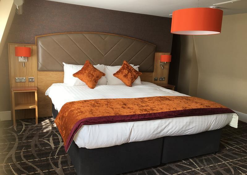 The Crown Hotel Wetherspoon Biggleswade Dış mekan fotoğraf